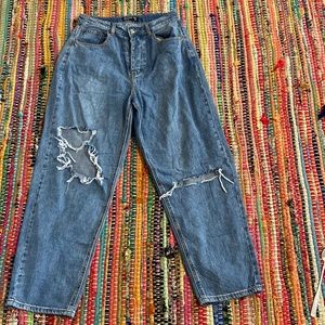 Oversized boyfriend jeans